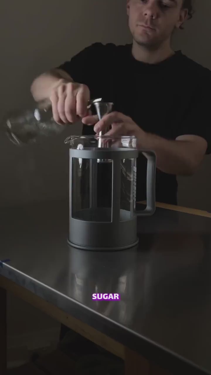 Cocktail Foamer making foamy drinks in a French press — thick foam demo